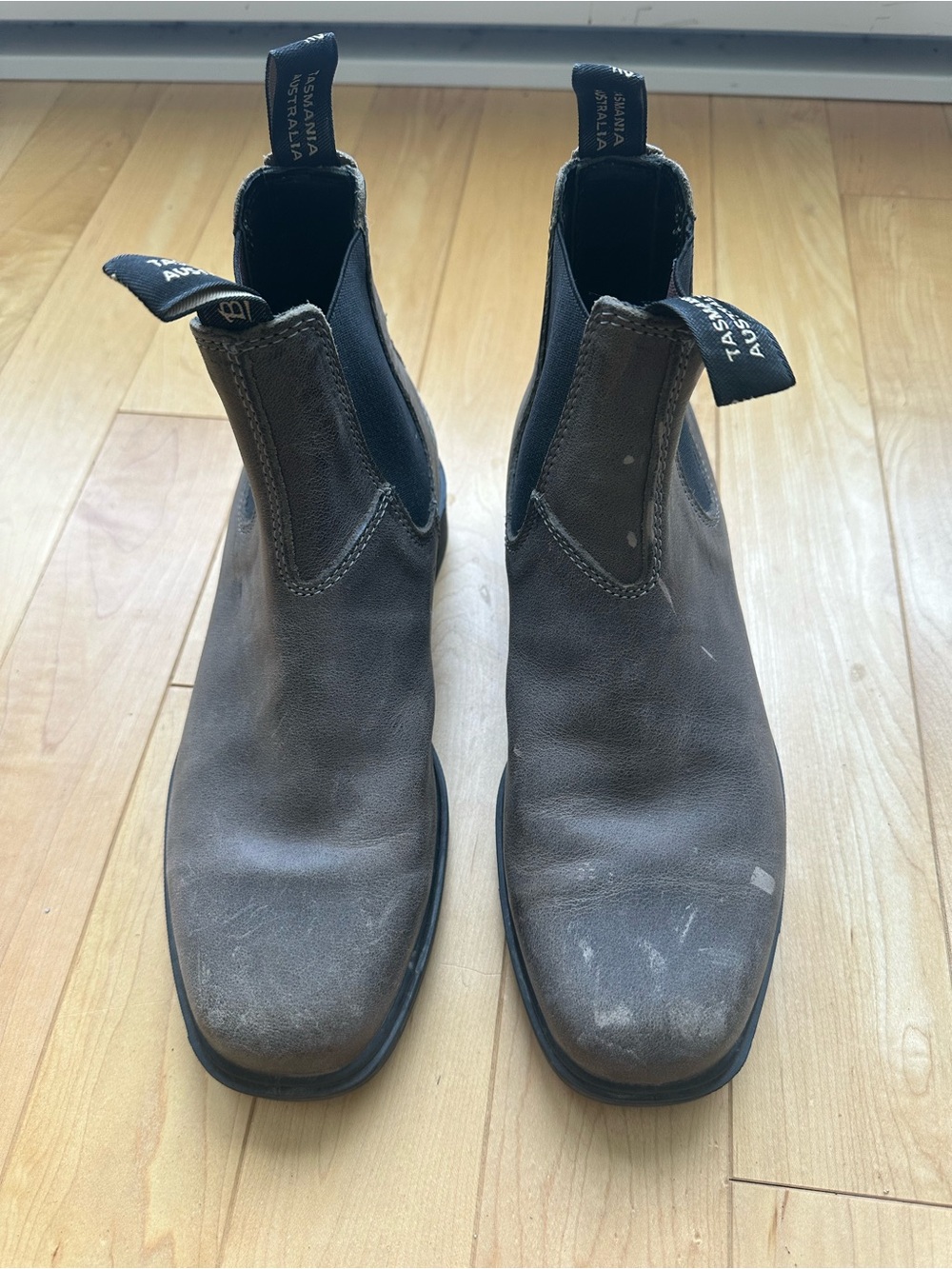 Blundstone Men’s Chukka Boots in Taupe Brown Leather
